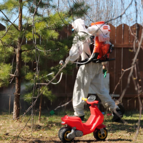 Обработка участка от клещей в Керчи?